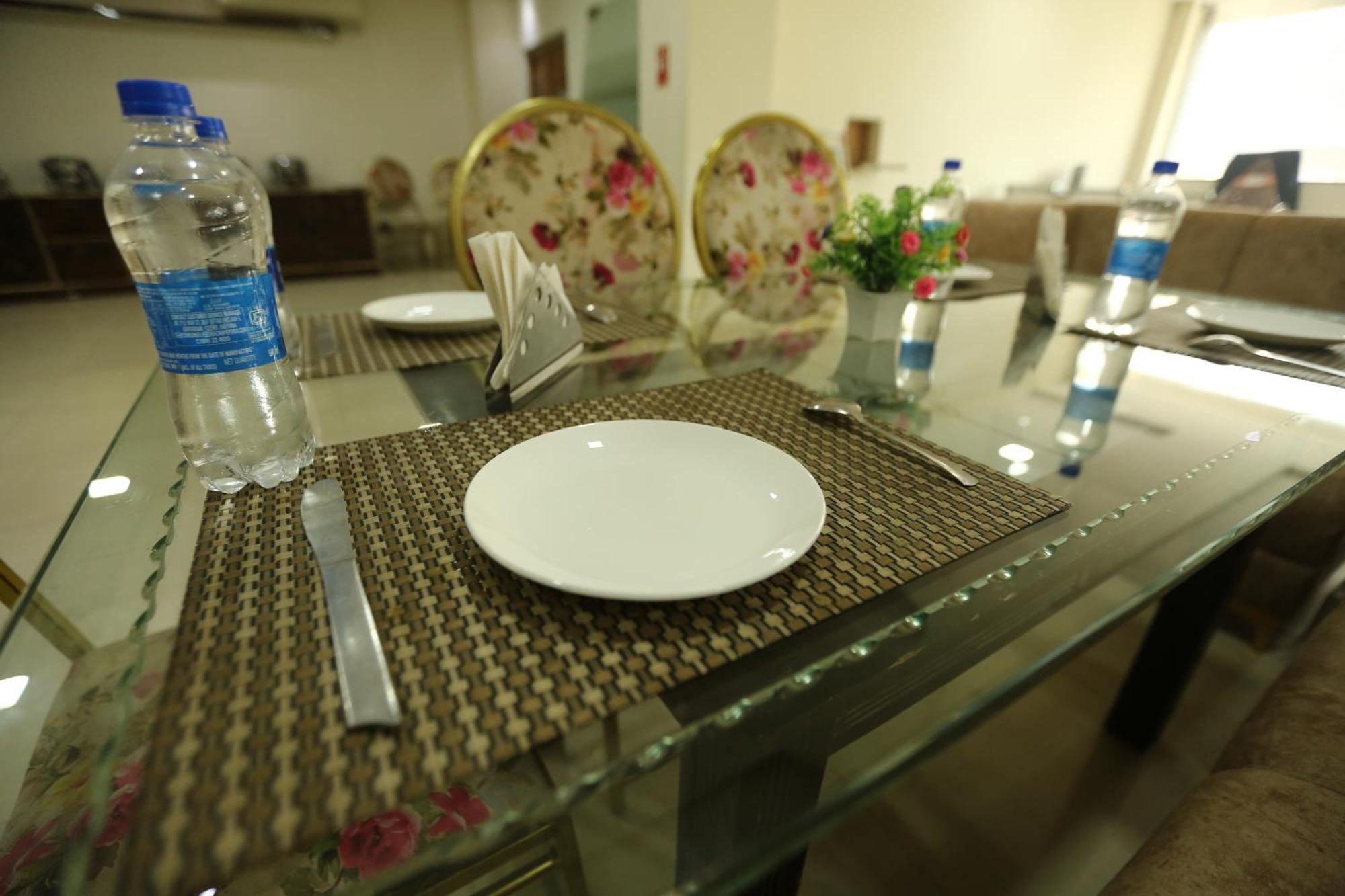 24 Hotel & Resort Agra  Exterior photo
