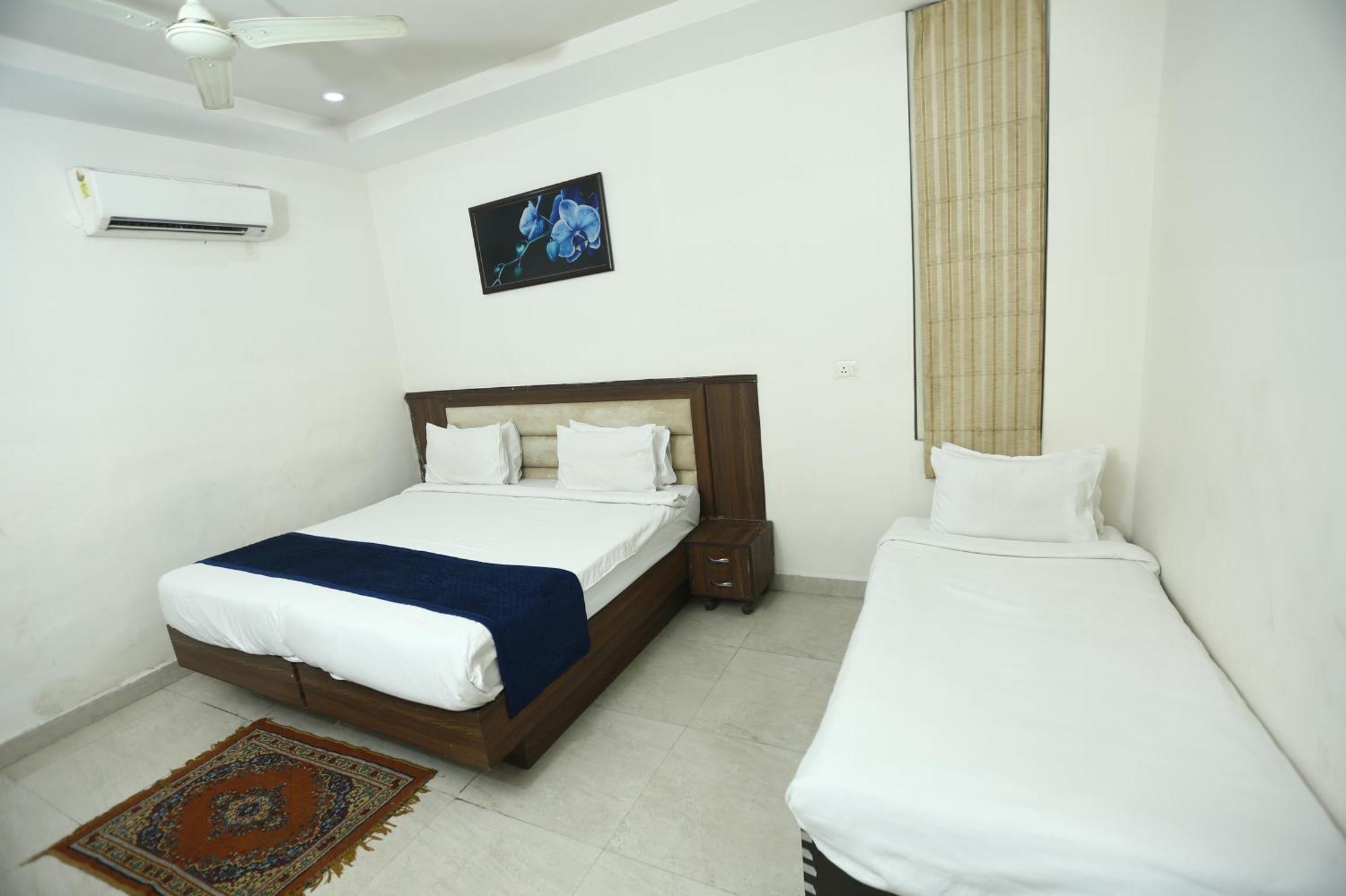24 Hotel & Resort Agra  Exterior photo