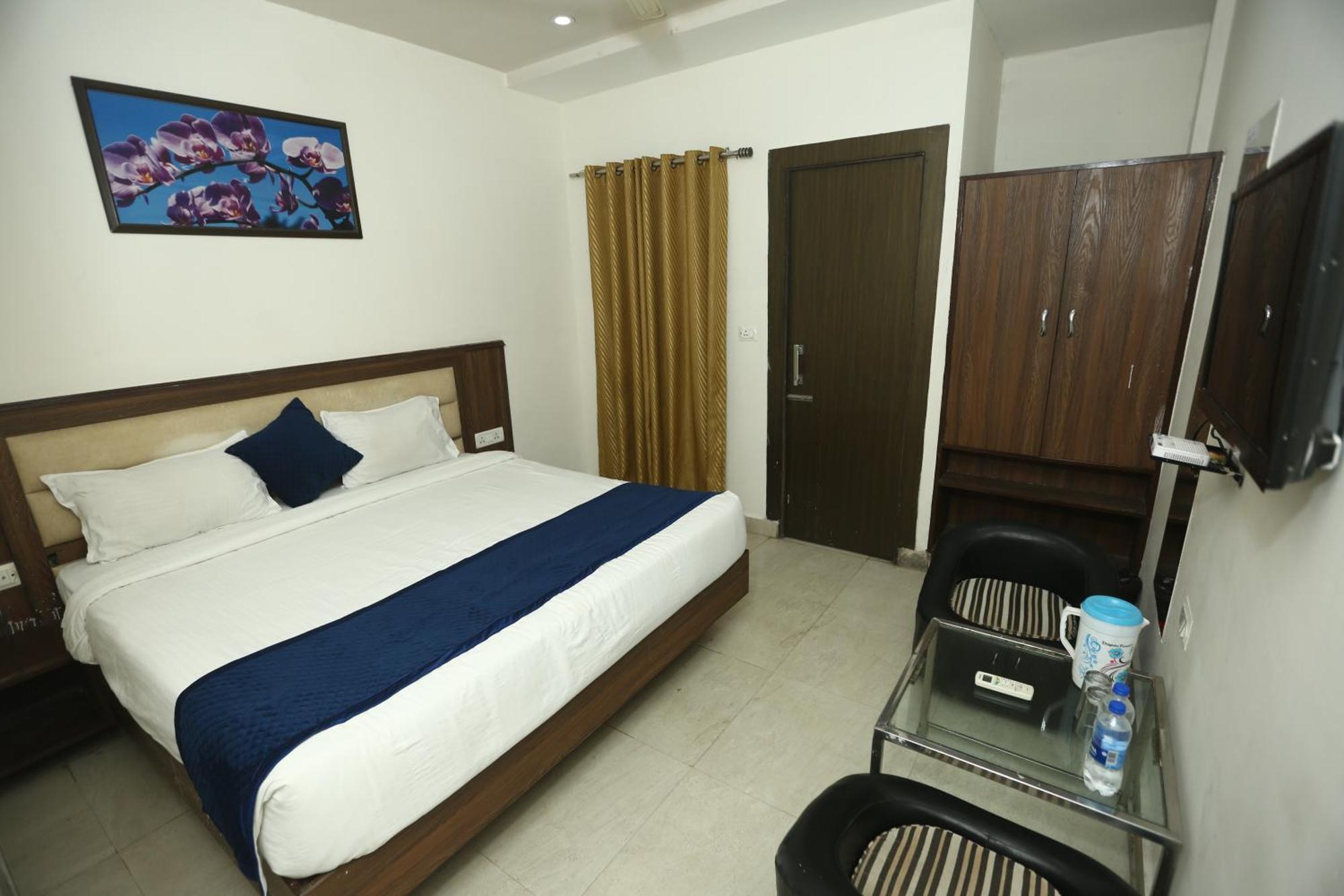 24 Hotel & Resort Agra  Exterior photo